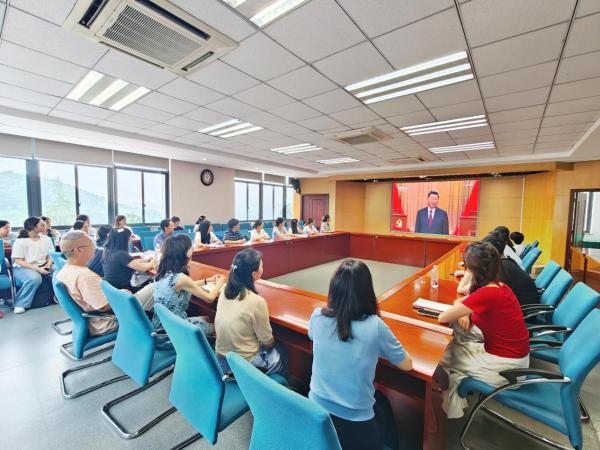 观盛会凝心聚力 话初心砥砺前行——太阳成集团tyc33455师生与中国语言文化学院师生共同观看庆祝中国共产党成立105周年大会